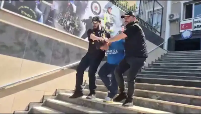 Ümraniye'de Nefes Kesen Gasp Olayı: 600 Bin Liralık Vurgun!