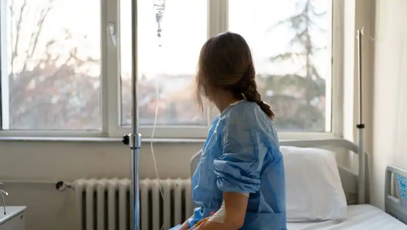 27 Yaşındaki Kadının Kanser Hikayesi: Doktorlar "Ciddi Değil" Demişti!