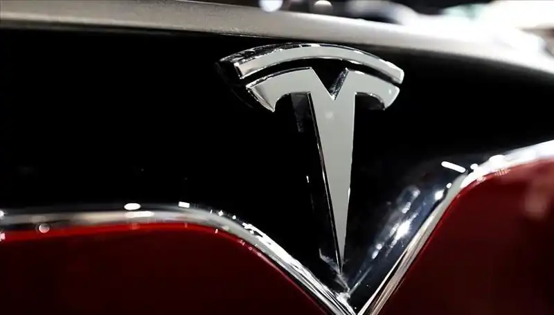 Tesla’da Sır Perdesi: Ucuz Model Tartışmaları ve FSD Beklentileri