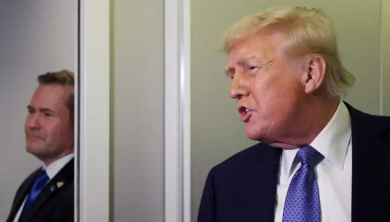Trump, Sızdırılan Planlar Nedeniyle Mike Waltz'u Görevden Aldı