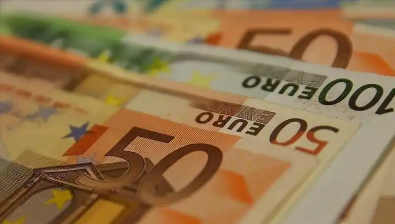 Euro Düşüşte: Dikkat Çeken Nedenler ve Ekonomik Etkileri