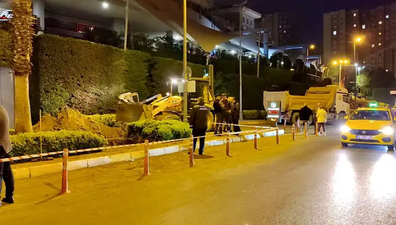 Avm Girişinde Doğalgaz Paniği: Alışveriş Keyfi Bir Anda Yerini Korkuya Bıraktı