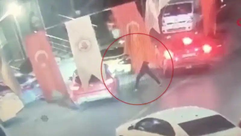 Kağıthane'de Sokakta Cinayet: Genç Adam Kurşun Yağmuruna Tutuldu