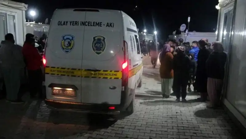 Geçimsizlik Sonrası Yaşanan Kanlı Kavga: Husumetliler Arasında Olaylar Gelişiyor