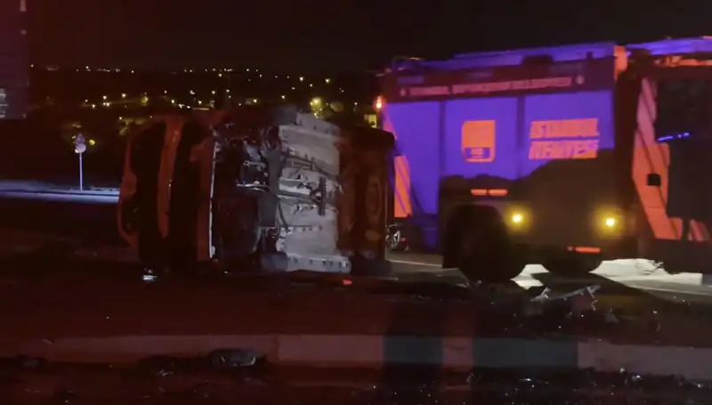 Havalimanı Yolunda Korkunç Kaza: Takla Atan Araçta 6 Yaralı