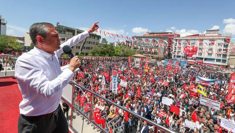 Özgür Özel'den Önemli Açıklama: 'Örgüt Silah Bıraksın, Tam Destek Veriyoruz!'