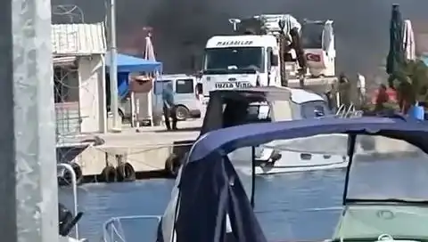 Tuzla Balıkçı Barınağında Büyük Lastik Yangını: Olayın Ayrıntıları
