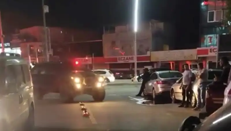 Annesine Saldıran Kardeşini Kendini Koruyarak Öldüren Genç Kadın