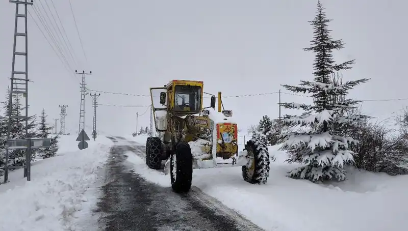 Kayseri'deki Kışa Rağmen Ulaşım Elde İklimşek Hızında Yeniden Açılıyor