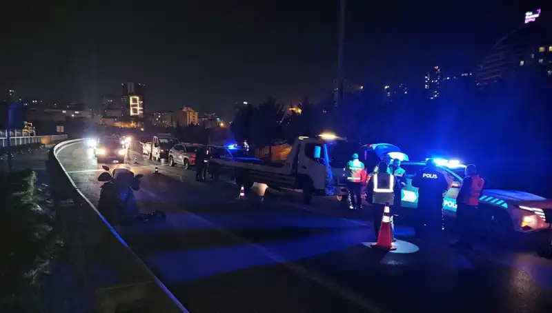 : TEM Otoyolu'nda Şok Edici Kaza: Yatan Kişiye Metrelerce Sürükleme