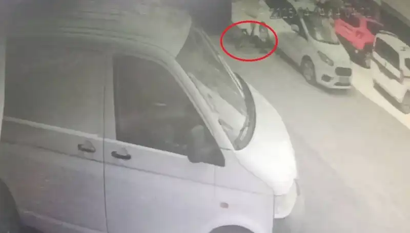 Bisiklet Sürerken Hayatını Kaybetme Tehlikesiyle Yüzleşen Çocuk