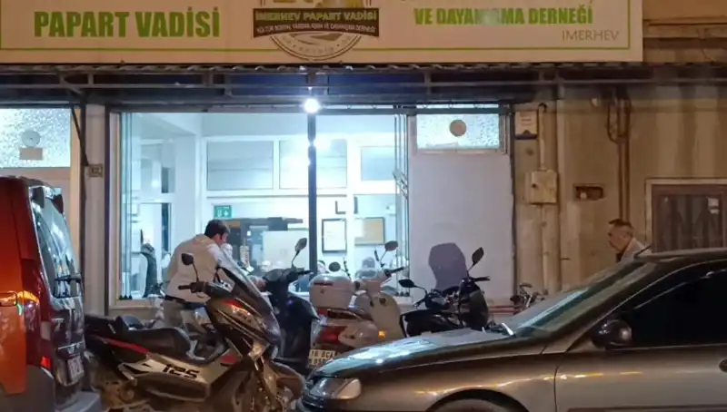 Bıçaklı Kavga: Akşamda Kanlı Gerginlik Sokakları Sarstı