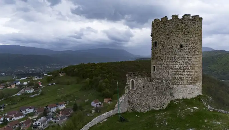 Sokolac Kalesi: Bosna Hersek'in Tarih Kokan Gizemi