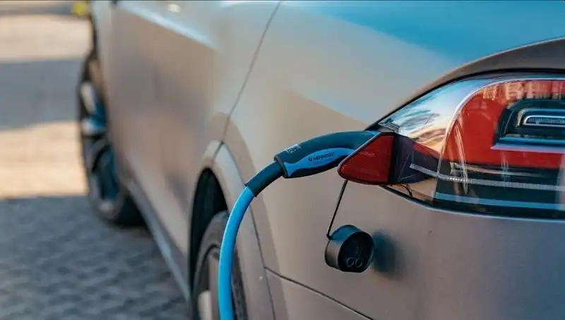 Elektrikli Araç Alımında Düşüş: Nedenleri ve Gelecekteki Etkileri