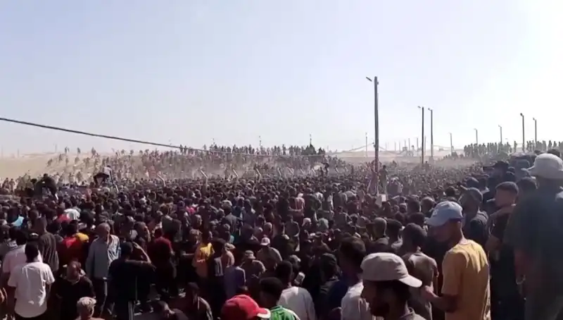 Gazze'deki Yardım Dağıtım Noktasına İnsani Saldırı: 26 Ölü