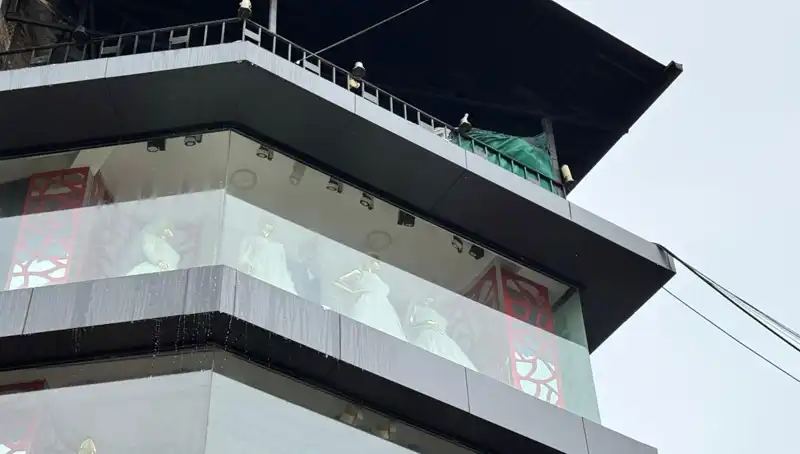 Giyim Mağazasındaki Korkutucu Yangın: Müşteriler Panik İçinde Kaçtı