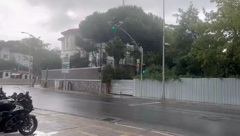 İstanbul'u Etkisi Altına Alan Sağanak Yağışlar Hayatı Olumsuz Etkiliyor