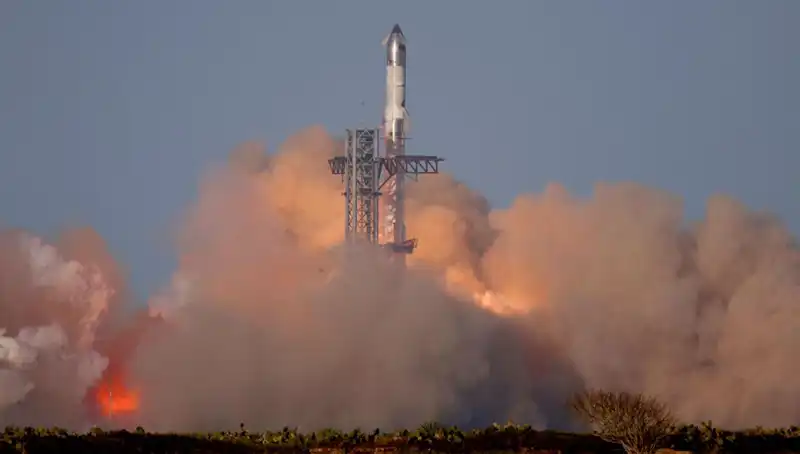 SpaceX'in Starship Roketi 8. Testte Neden Yeniden Patladı?