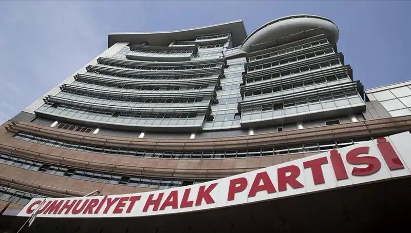 CHP Olağanüstü Kurultayı: Siyasi Arenada Yeni Bir Dönüşüm Müjdeleyebilir mi?