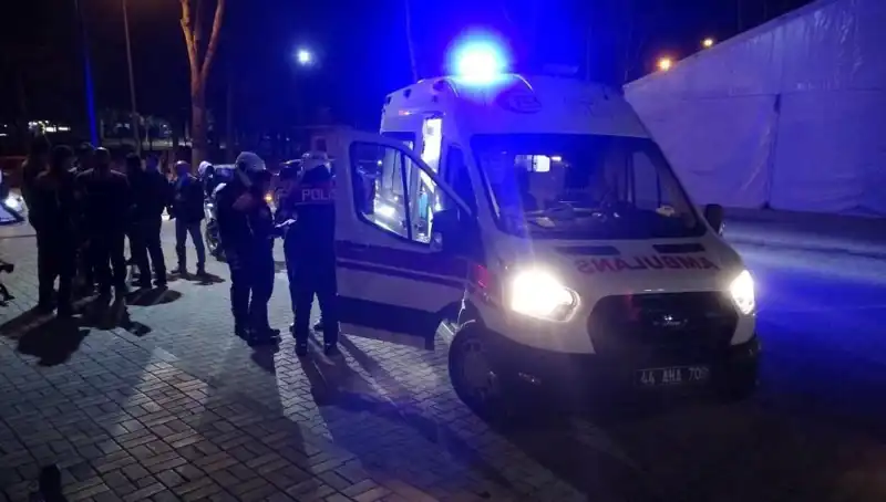 Parkta Silahlı Çatışma: İki Grup Arasında Kanlı Kavga Ortalığı Karıştırdı