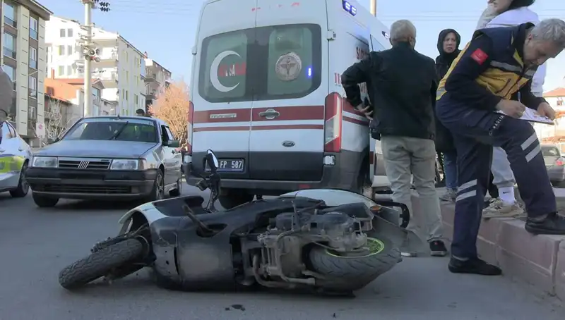 Tavşanlı'da Korkutan Trafik Kazası: İki Yaralı Hastaneye Kaldırıldı