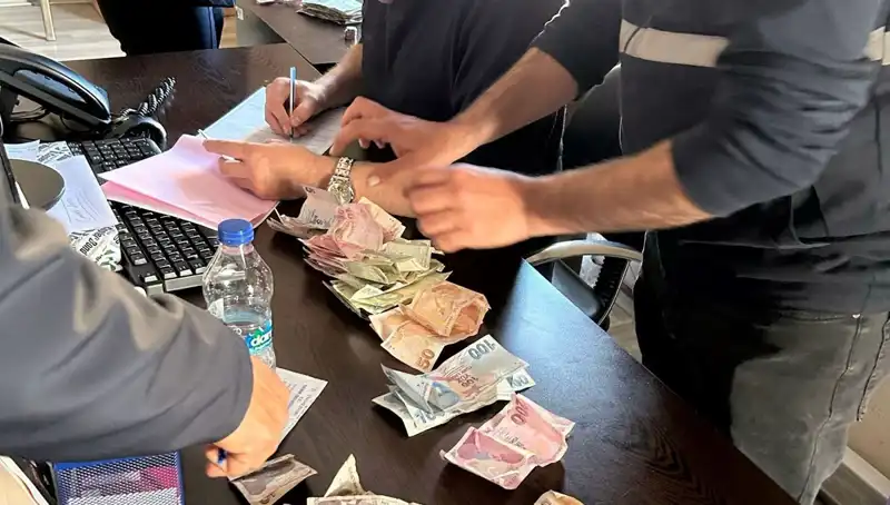 Antalya'da Dilenci Operasyonunda Şaşırtan Miktarda Paraya El Konuldu