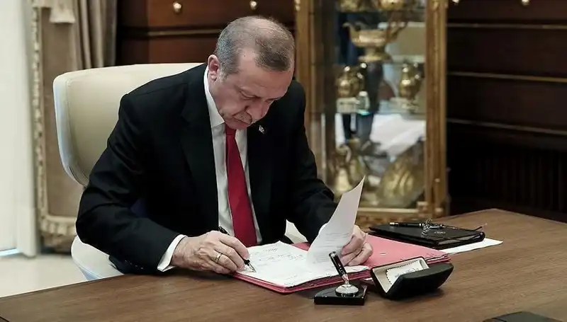 Cumhurbaşkanı, 9 Hükümlüyü Affederek Geniş Bir Tartışma Başlattı