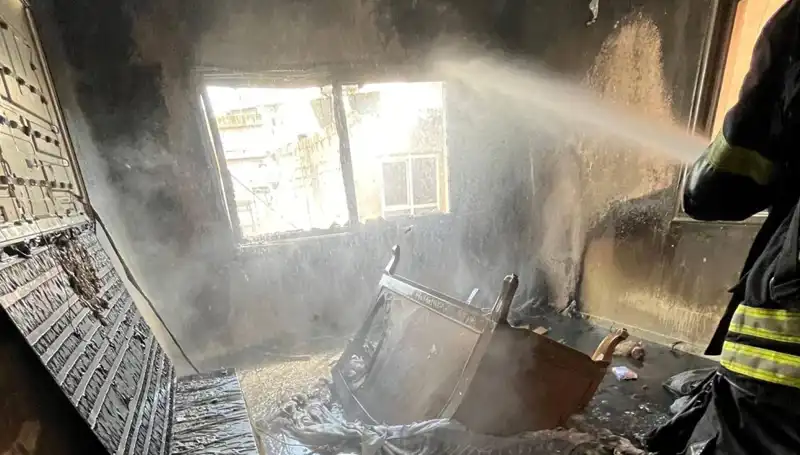 Mersin'de Apartman Dairesinde Çıkan Yangın, Panic Yarattı