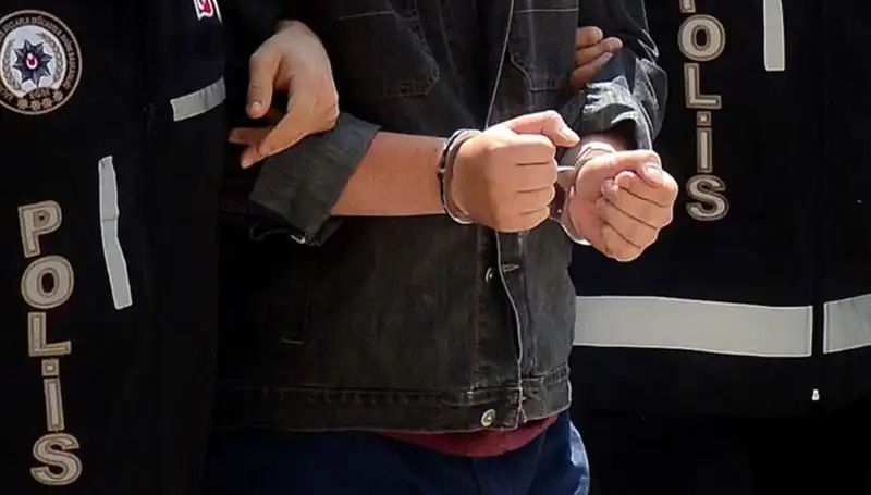 Kayseri'de Yasa Dışı Silah Ticareti Operasyonu: İki Zanlı Ele Geçirildi
