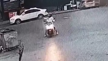 İstanbul'da AVM'ye Açılan Ateş Şehirde Panik Yarattı