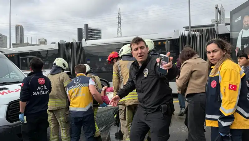 İstanbul Metrobüsünde Feci Kaza: Can Kaybı ve Yaralılar Var!