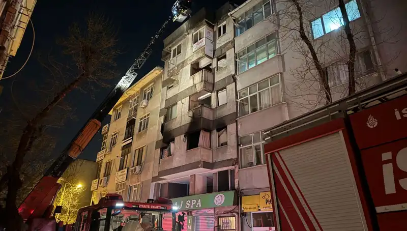 Kartal'da Metruk Bina Yangını: Korkutan Alevler ve Sonrası