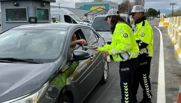 Bayramda Trafik Ceza Yerine Birbirinden Lezzetli Tatlılar!