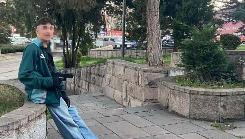 Yol Verme Kavgasında Kan Aktı: Üç Kardeş ve Babaları Gözaltına Alındı