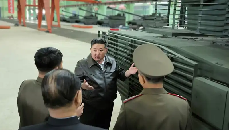 Kuzey Kore Lideri Kim Jong-un'dan Modern Savaş Uyarısı: "Üretim Artışı Şart!"