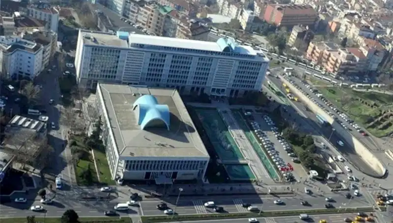 İBB Soruşturmasında "Enderun" WhatsApp Grubu Mesajları İnceleniyor
