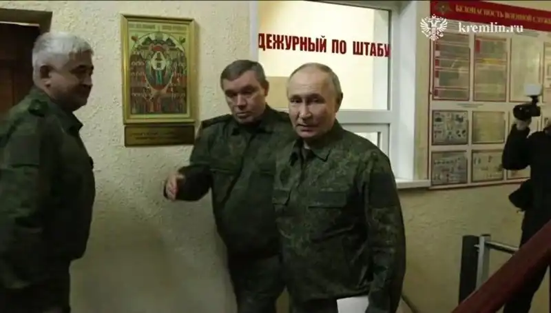 Savaşın Seyrini Değiştiren Ziyaret: Putin'in Kursk'a Gidişi ve Rusya'nın Suca Zaferi