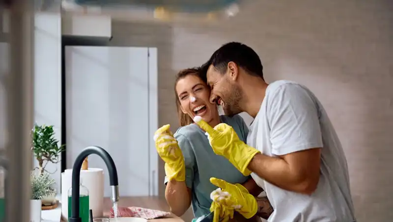 Çiftlerin Mutluluğunu Artıran Basit Alışkanlıkları Psikolog Açıkladı