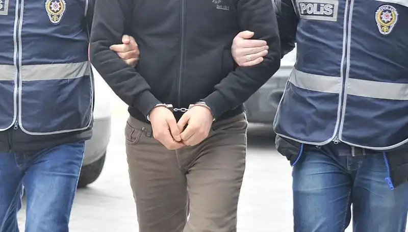 Adana'da Yasa Dışı Bahis Çetesi Çökertildi: 13 Kişi Tutuklandı