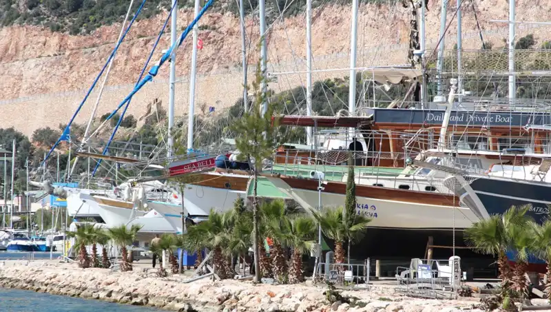 Kaş'ta Gezi Tekneleri için Sezon Hazırlıkları Zirveye Ulaştı