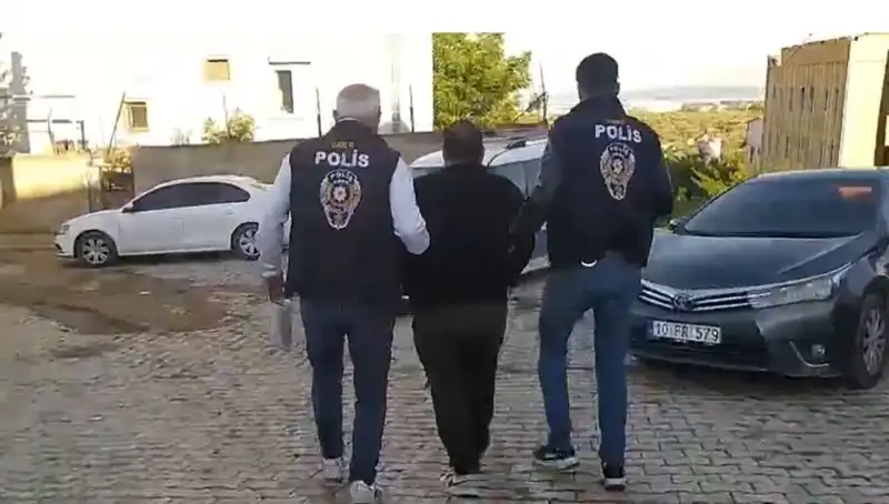 Balıkesir'de Dolandırıcılık Çetesi Çökertildi: 4 Şahıs Tutuklandı!