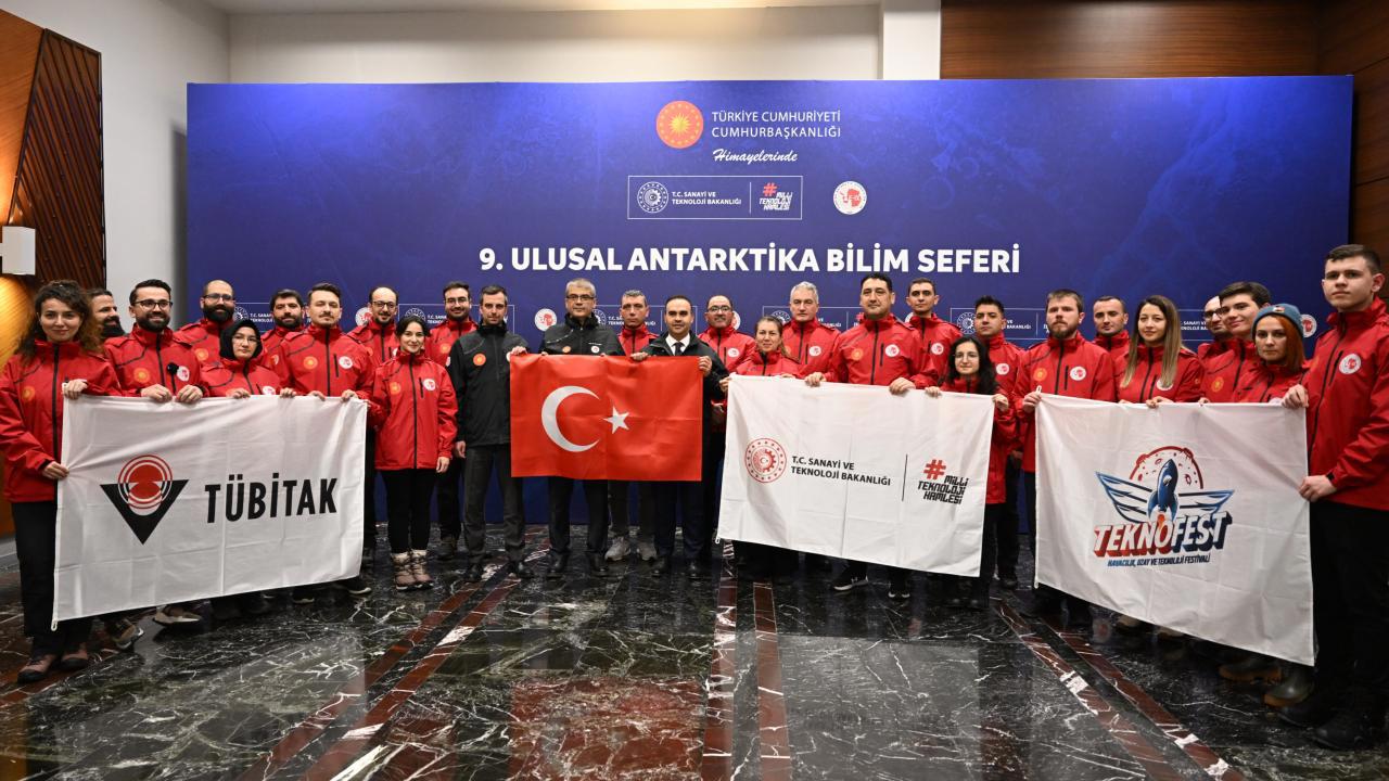 Türk Bilim İnsanları Antarktika’ya Yola Çıktı