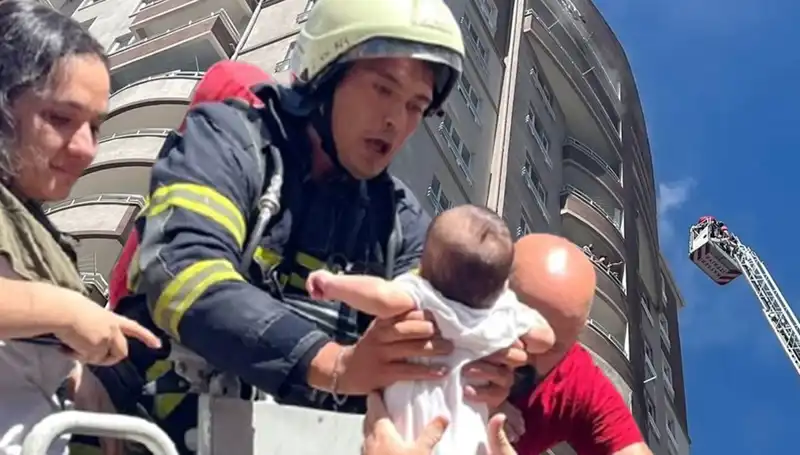 Kayseri'de 14 Katlı Binada Çıkan Yangın, Sokakları Korku Salladı!