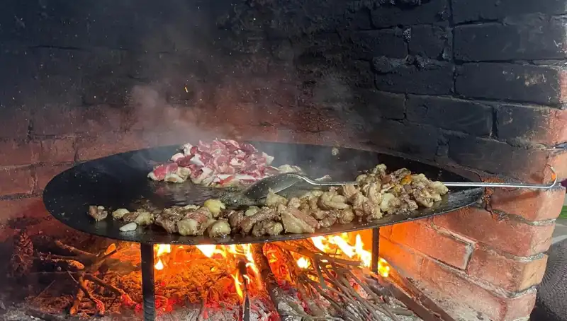 Türkiye'nin Dört Bir Yanından Geleneksel Dualı Güveç Turu