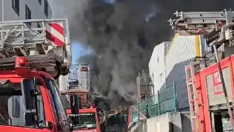 Tuzla'daki Fabrika Yangını: Yangın Kontrol Altına Alındı, Detaylar Neler?
