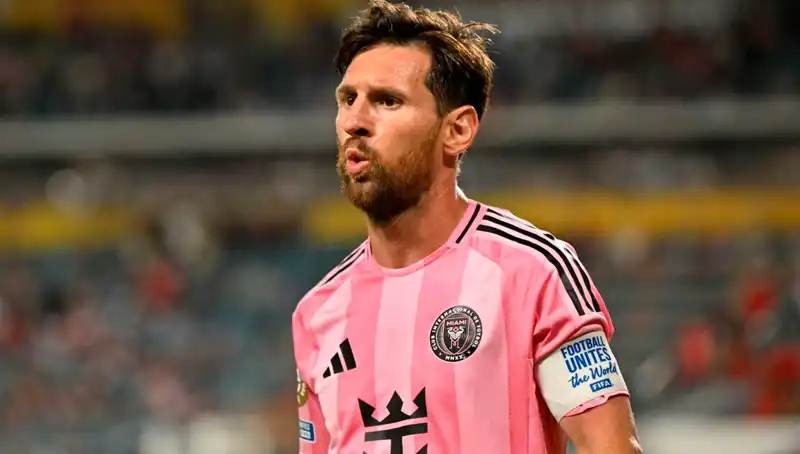 Messi'nin İcadı: Son Dakika Şutu Direkten Döndü ve Maç Beraberlikte Bitti