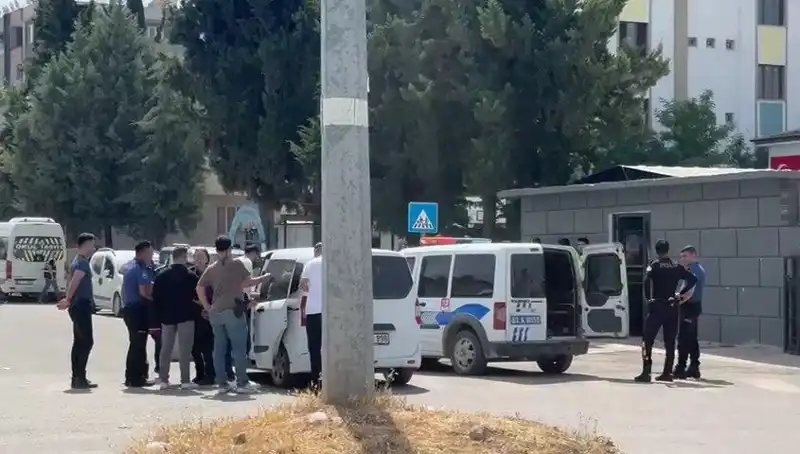 Adliye Önünde Korkunç Kavga: 5 Yaralı ve 7 Gözaltı!